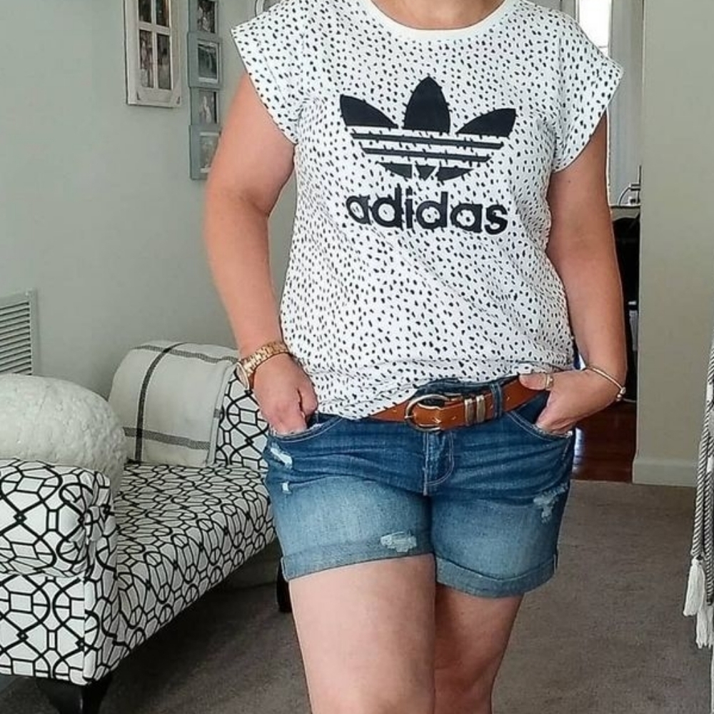 Adidas top size medium  great condition